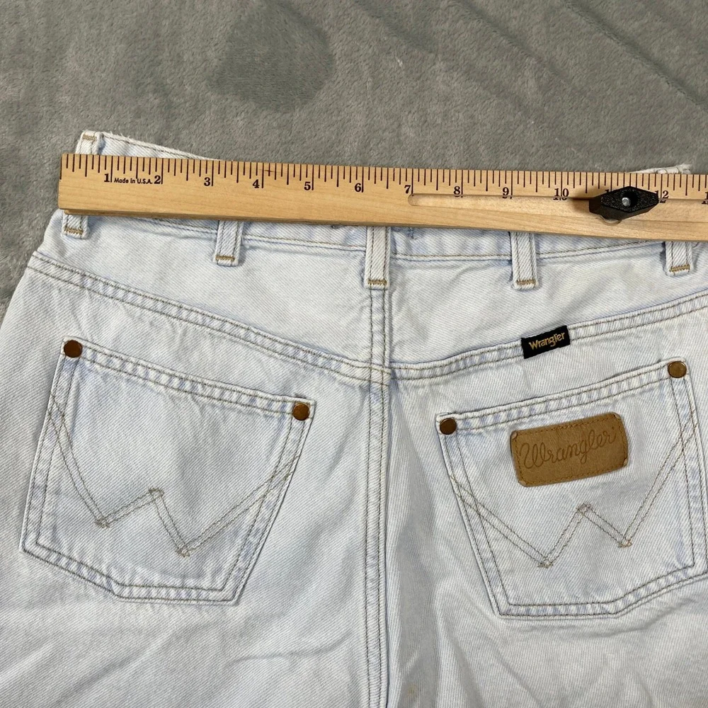 Wrangler Womens Shorts Size 27 Light Wash High Rise Raw Hem Denim 112315530 - Picture 7 of 7
